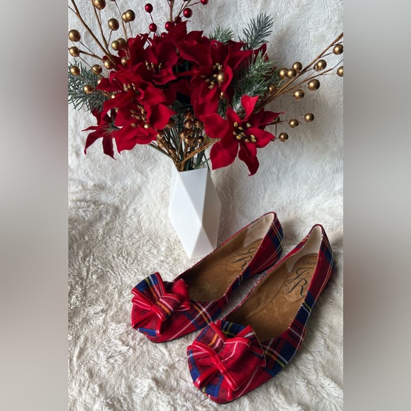 J.Renee Plaid Flats - Picture 4 of 7